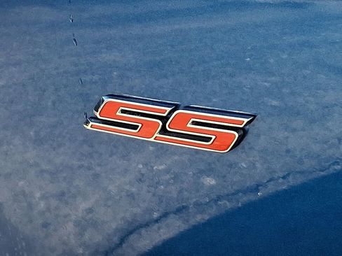 Used 2018 Chevrolet Camaro SS image 31