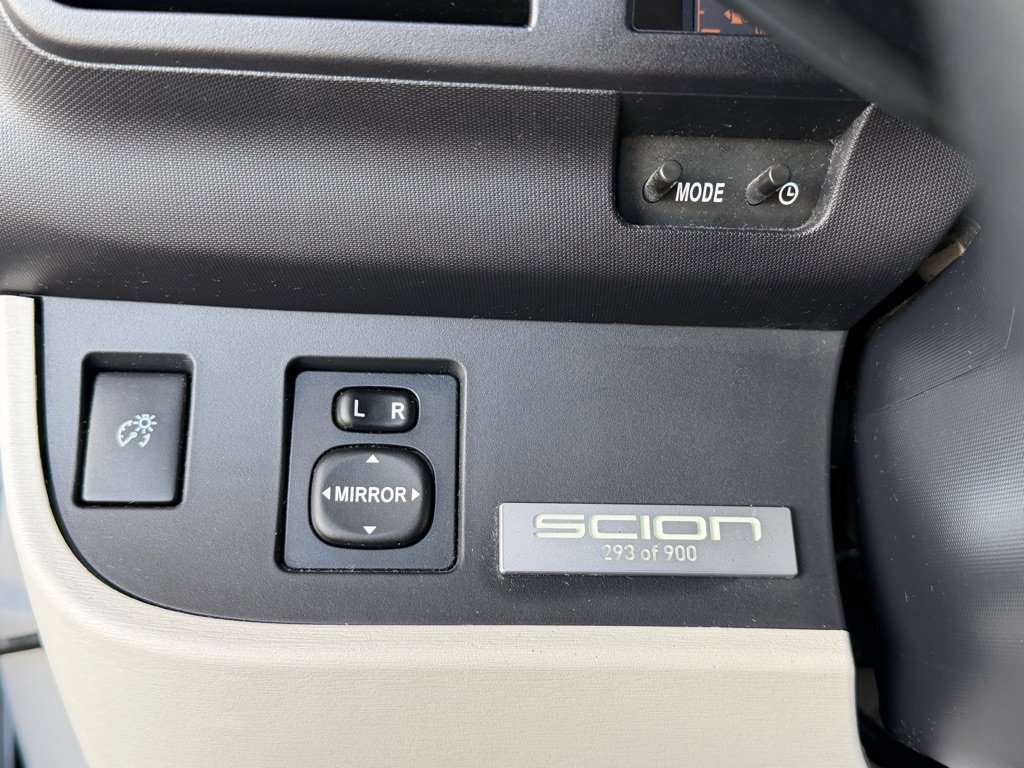 Used 2014 Scion iQ 10 Series FWD image 11