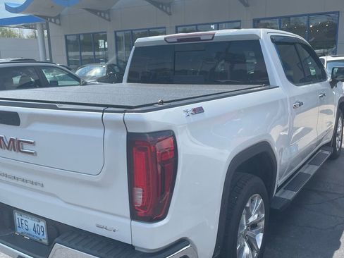 Used 2019 GMC Sierra 1500 SLT w/ SLT Premium Package AWD/4WD image 9