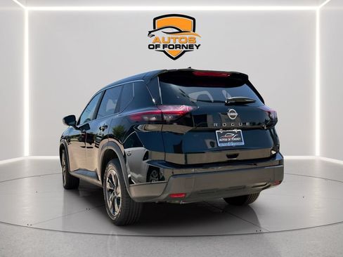 Used 2025 Nissan Rogue SV FWD image 2