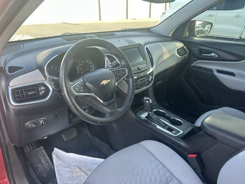 Used 2018 Chevrolet Equinox LT FWD image 16