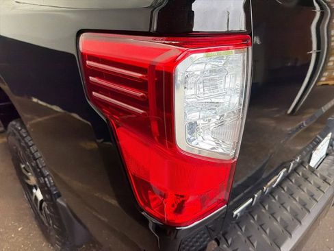 Used 2021 Nissan Titan SV w/ SV Convenience Package AWD/4WD image 21