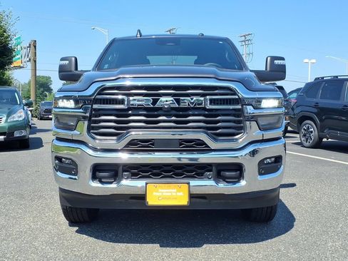 Used 2025 RAM 2500 Big Horn AWD/4WD image 2