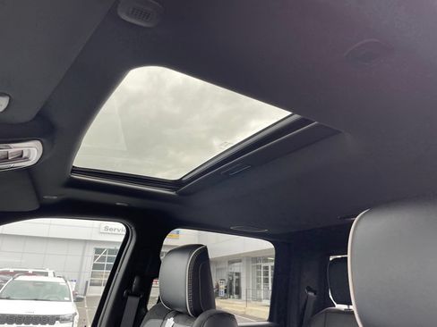 New 2026 RAM 2500 Laramie w/ Night Edition AWD/4WD image 12
