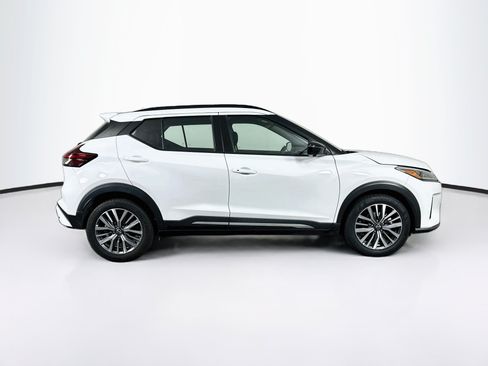 Used 2024 Nissan Kicks SR FWD image 10