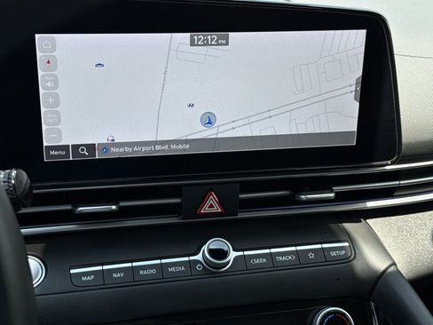 Used 2025 Hyundai Elantra SEL FWD image 23