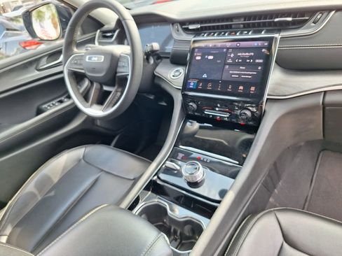 Used 2023 Jeep Grand Cherokee L Limited image 28