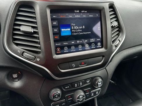 Used 2020 Jeep Cherokee Trailhawk w/ Cold Weather Group AWD/4WD image 21