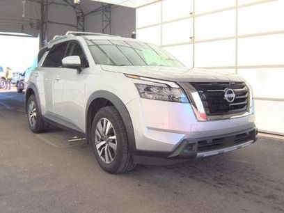 Used 2024 Nissan Pathfinder SL