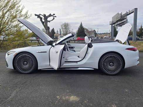 New 2026 Mercedes-Benz Maybach SL 680 image 14