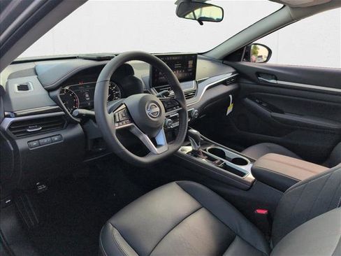 New 2025 Nissan Altima 2.5 SR w/ SR Premium Package image 10