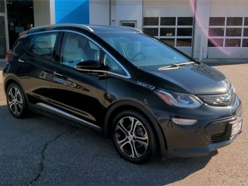 Used 2020 Chevrolet Bolt Premier w/ Infotainment Package image 2