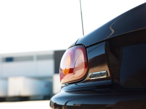 Used 2000 MAZDA MX-5 Miata RWD image 36