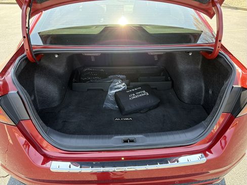 Used 2023 Nissan Altima 2.5 SV w/ SV Premium Package image 18