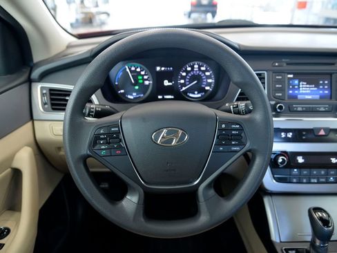 Used 2016 Hyundai Sonata SE FWD image 18