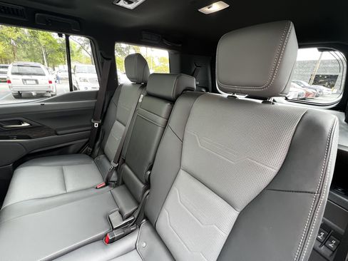 Certified 2025 Lexus GX 550 w/ Accessory Package (2T) image 34