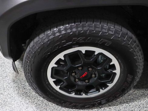 Used 2025 Toyota 4Runner TRD Off-Road Premium AWD/4WD image 11