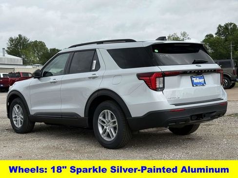 New 2026 Ford Explorer Active RWD image 7