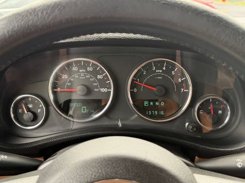 Used 2014 Jeep Wrangler Unlimited Sahara w/ Connectivity Group AWD/4WD image 14