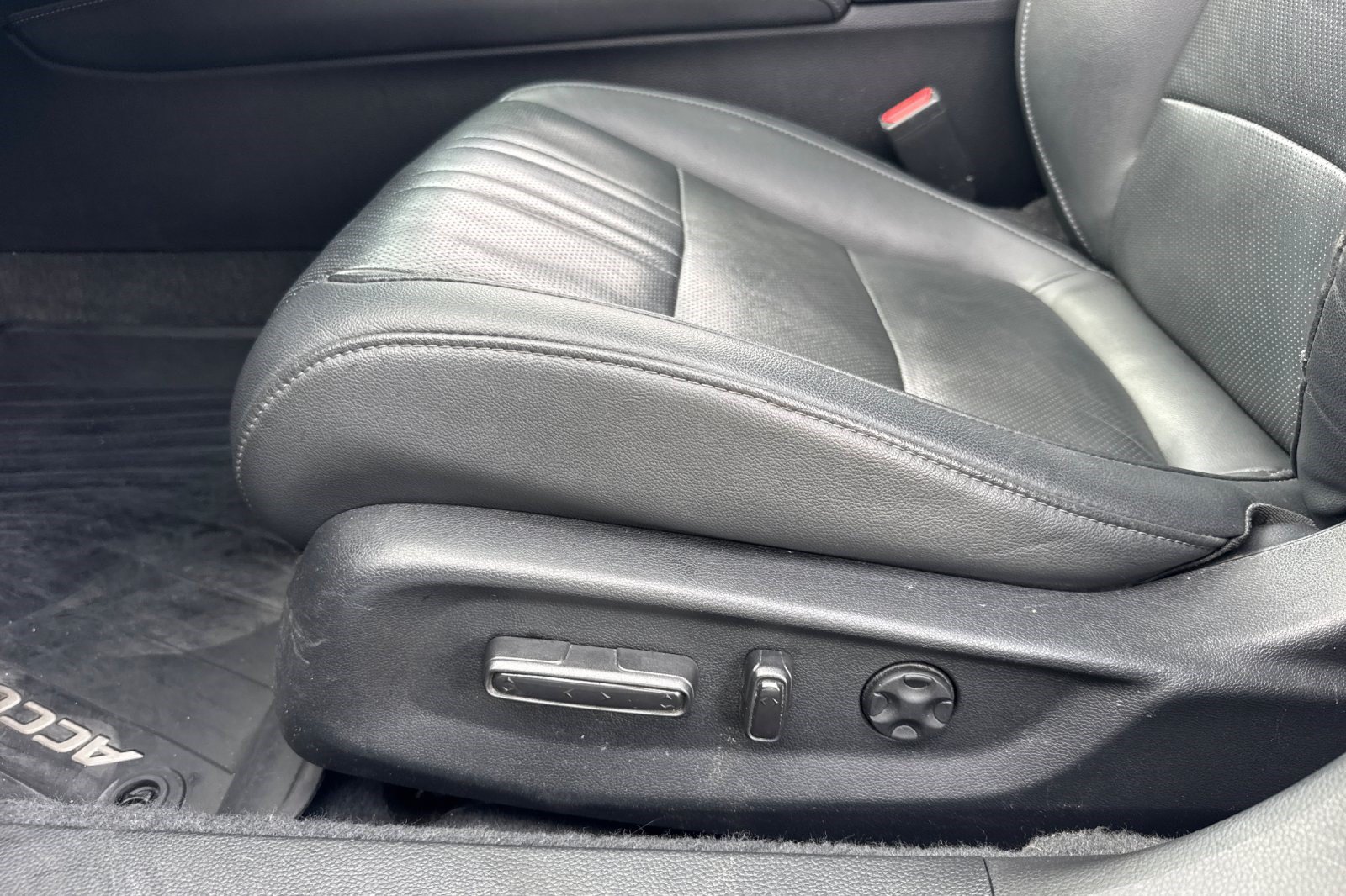 Used 2022 Honda Accord Touring image 15