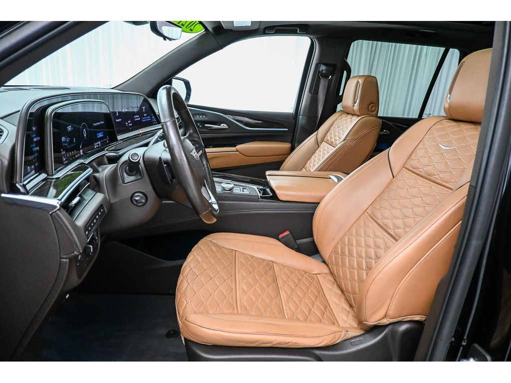 Used 2021 Cadillac Escalade Sport w/ Driver Assist Tech Package AWD/4WD image 39