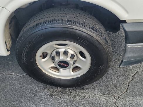 Used 2021 GMC Savana 2500 w/ Driver Convenience Package image 5