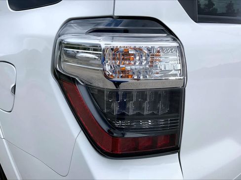 Used 2022 Toyota 4Runner SR5 RWD image 28
