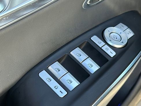 Used 2025 Genesis GV70 3.5T Sport AWD/4WD image 23
