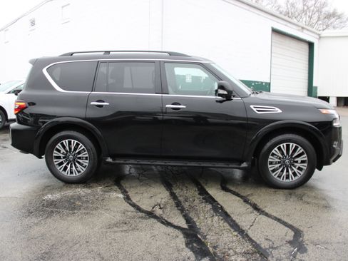 Certified 2024 Nissan Armada SL w/ Midnight Edition Package image 10