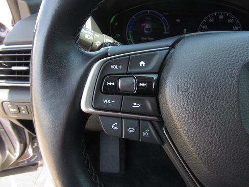 Used 2021 Honda Accord Touring image 25