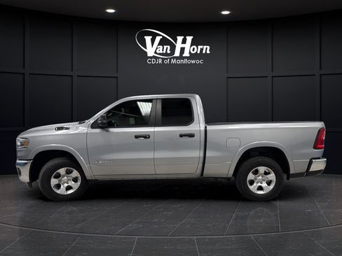Used 2025 RAM 1500 Big Horn AWD/4WD image 4