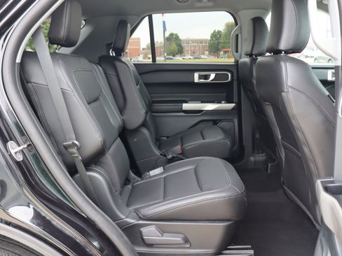 Used 2023 Ford Explorer XLT w/ Equipment Group 202A image 14