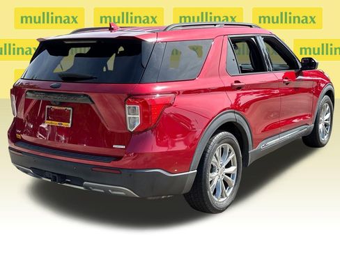Used 2020 Ford Explorer XLT w/ Equipment Group 202A RWD image 4