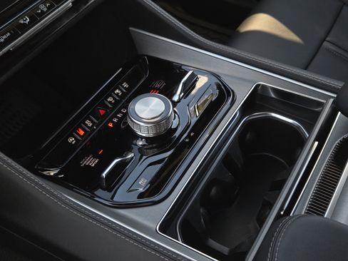 New 2026 Jeep Grand Wagoneer 4WD image 15