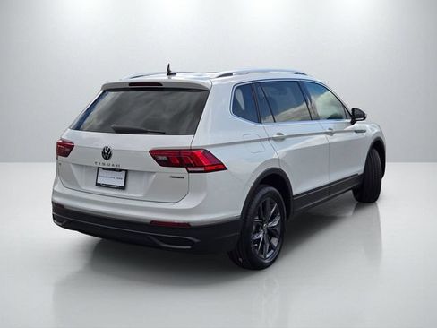 Used 2023 Volkswagen Tiguan SE AWD/4WD image 4