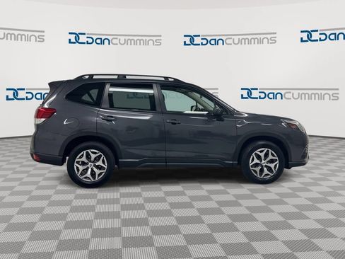 Used 2023 Subaru Forester Premium AWD/4WD image 9
