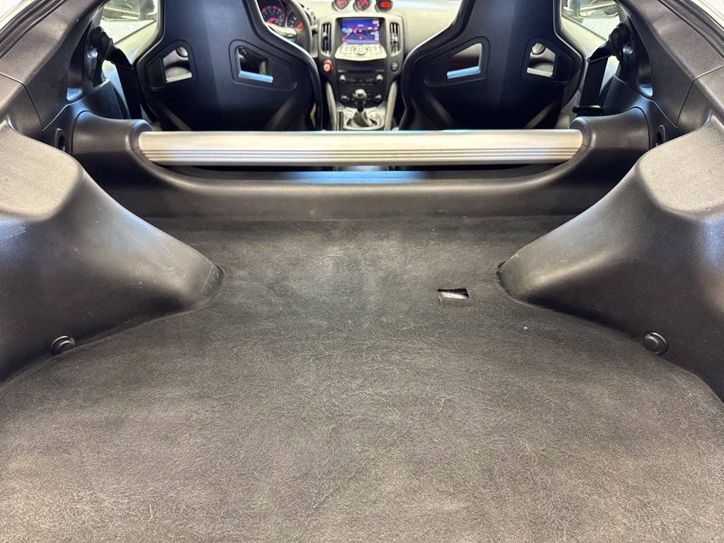 Used 2017 Nissan 370Z NISMO RWD image 20