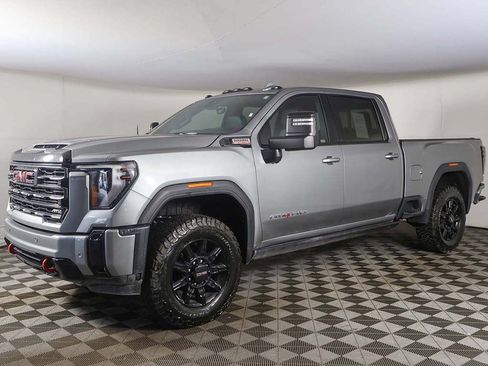 Used 2025 GMC Sierra 2500 AT4 w/ Technology Package AWD/4WD image 12