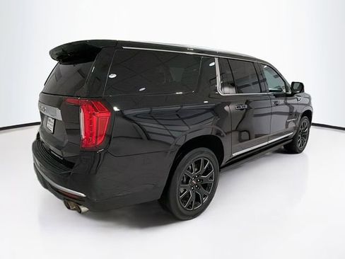 Used 2023 GMC Yukon XL Denali w/ Denali Reserve Package image 7