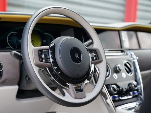 Used 2025 Rolls-Royce Cullinan AWD/4WD image 66
