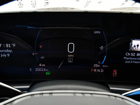 Used 2024 Cadillac Lyriq Tech RWD image 32
