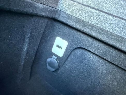 Used 2013 Chevrolet Suburban LTZ image 25