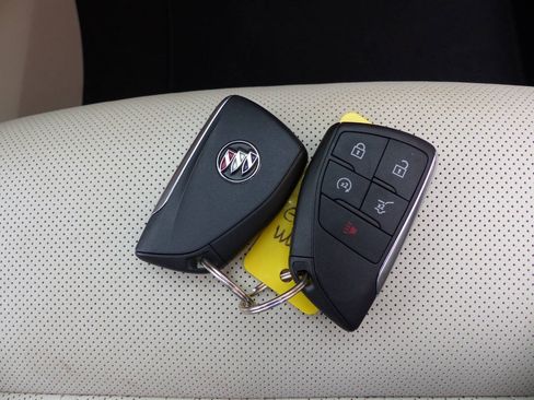 Used 2023 Buick Envision Avenir AWD/4WD image 63