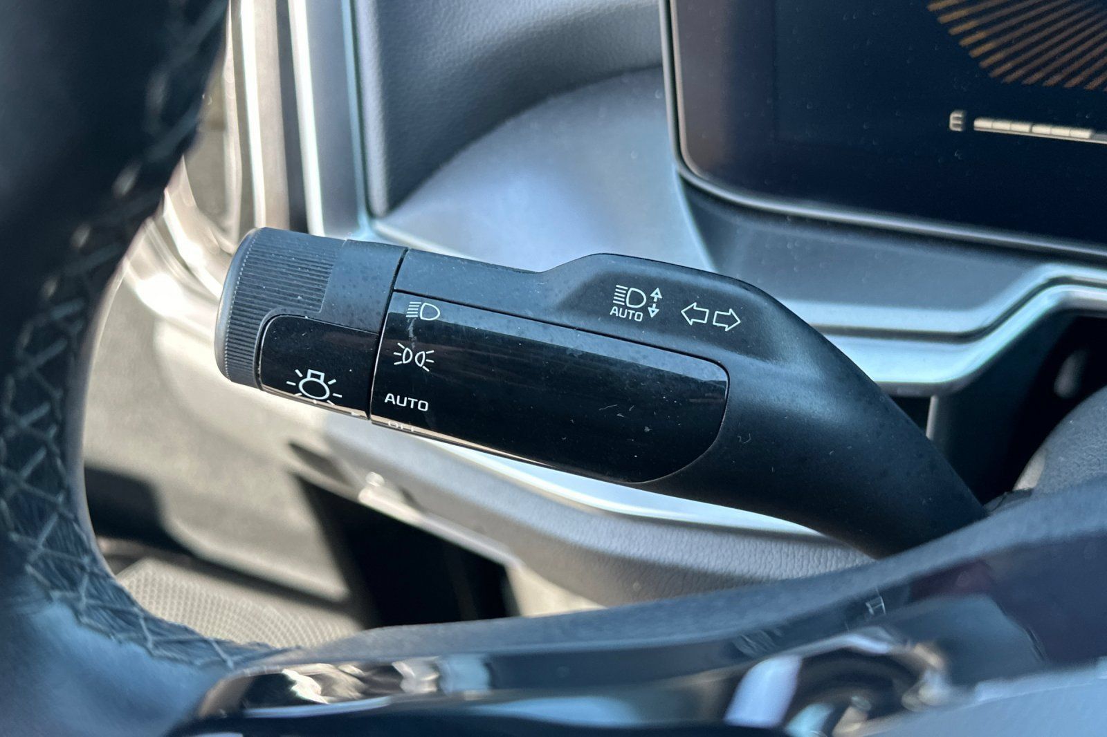 Used 2024 Kia Sorento S FWD image 33