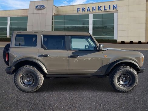 New 2025 Ford Bronco Badlands w/ Sasquatch Package image 8