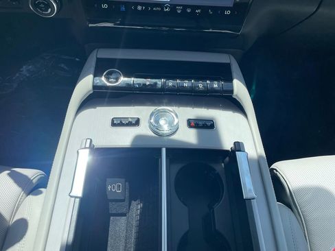 New 2026 Lincoln Navigator Reserve w/ Jet Appearance Package AWD/4WD image 10
