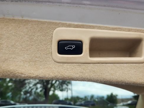 Used 2014 Lexus RX 450h AWD image 19