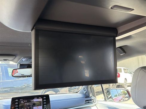 Used 2021 Toyota Sienna XSE w/ XSE Plus Package image 29