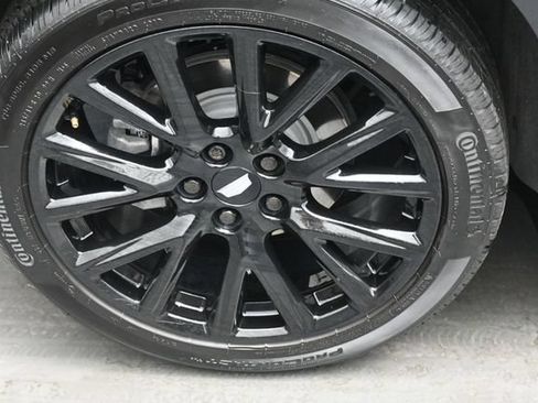 Used 2023 Cadillac XT4 Luxury w/ Cold Weather Package FWD image 37