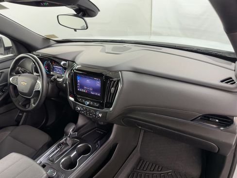 Used 2023 Chevrolet Traverse LT image 36